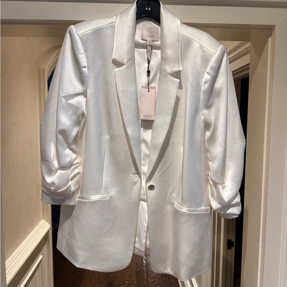Cinq à Sept Shimmering White Blazer - Picture 1 of 3